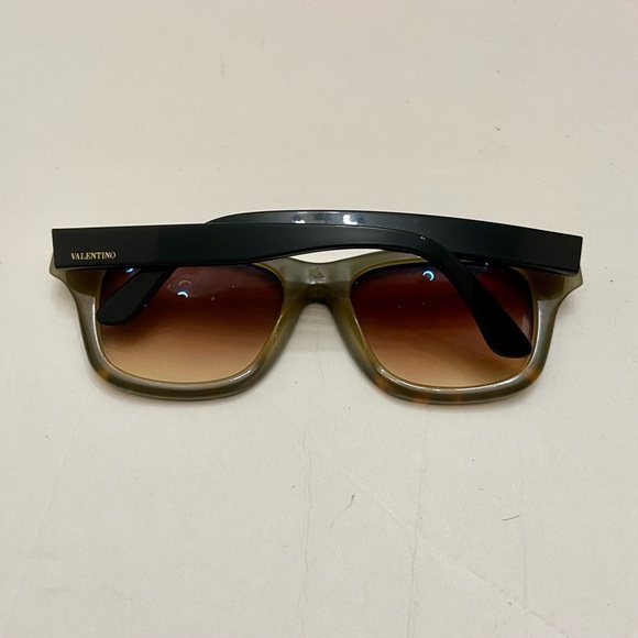 Valentino Brown Tortoise-Tan Sunglasses V670S 013 140 - Picture 2 of 11